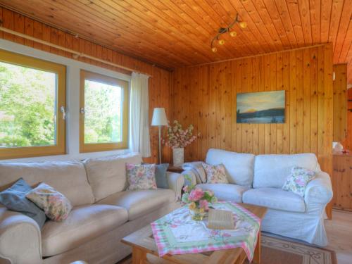 Ruang duduk di Holiday Home Rosenhütte by Interhome