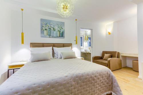 Кровать или кровати в номере Luxury bed & breakfast rooms Irini, in the heart of Split