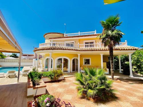 Traumvilla Revoltes in Els Poblets-Denia-Alicante, 234m2 mit ...