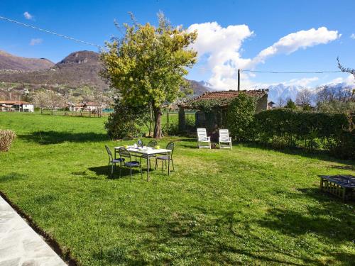 En generel udsigt til bjerge eller udsigt til bjerge taget fra feriehuset