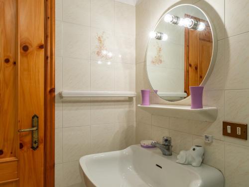 Koupelna v ubytování Holiday Home Glicine by Interhome