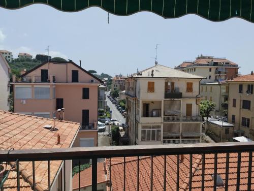 una vista dal balcone del nostro appartamento di Elisas' home in Riviera a Lavagna