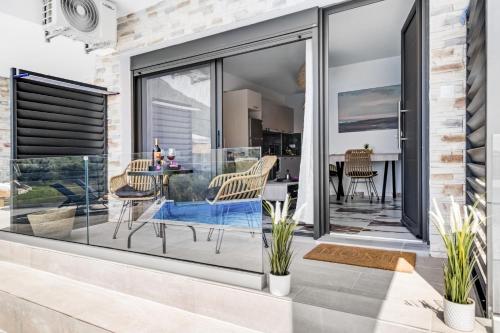 Gallery image of Oceanida Afrodite Lyxury Suite in Nikiana