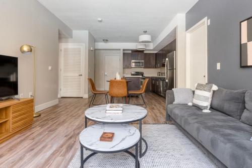 Φωτογραφία από το άλμπουμ του Mountain View 2br w gym spa nr tech companies SFO-1429 σε Los Altos