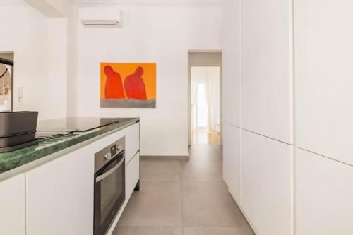 3 bedroom New Modern Flat in the heart of Athens