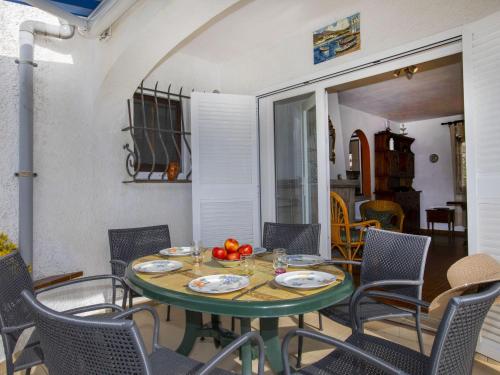 Χώρος καθιστικού στο Holiday Home Marie by Interhome