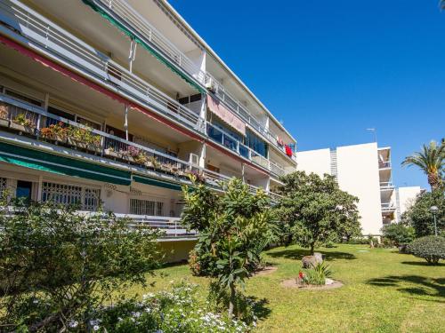 Apartment Eurosol-5 by Interhome