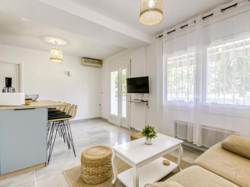 Apartment Port Mistral-2 by Interhome