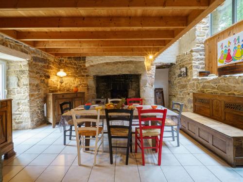 Χώρος καθιστικού στο Holiday Home La Torche by Interhome