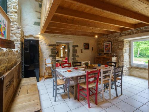 Χώρος καθιστικού στο Holiday Home La Torche by Interhome
