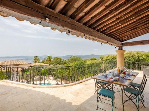 Naturlandskabet i nærheden af villaen