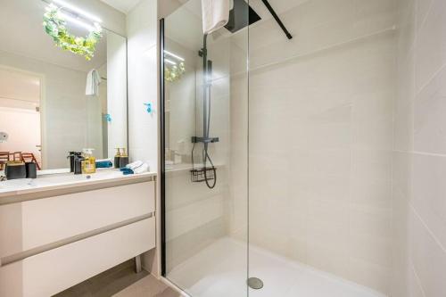Juan Les Pins Two Bed Apt Beach Access photo 7