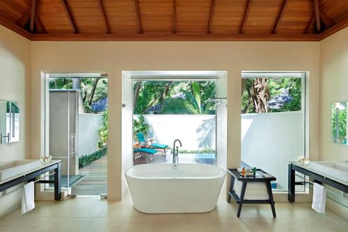 Fotografie z fotogalerie ubytování Hilton Seychelles Labriz Resort & Spa v destinaci Silhouette Island