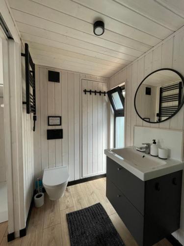 Foto sihtkohas Giżycko asuva majutusasutuse Tiny House - Osada Wilkasy galeriist