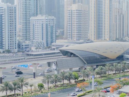 Gallery image of Bright Furnished Studio Apartment, JLT in Dubai