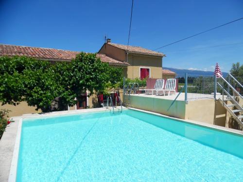 Maison d'une chambre avec piscine partagee jardin clos et wifi a Carpentras