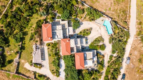 Letecký snímek ubytování Ktima Petrina Volia- Maisonette Phos
