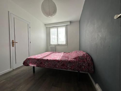 Photo de la galerie de l'établissement Superbe appartement centre-ville du Mans, au Mans