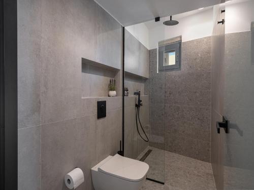 Un baño de La Canea Living