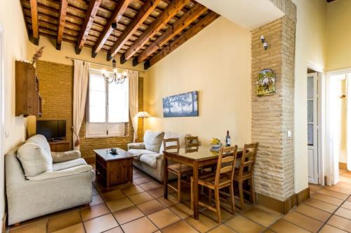 Santa Cruz Spacious Apartment - 2 BR - Historic Center - WiFi & AC