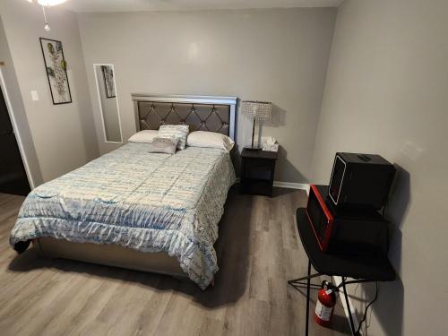 Ein Bett oder Betten in einem Zimmer der Unterkunft Monticello BnB