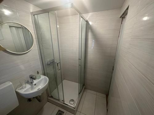 Room Stara vrata