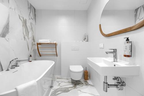 Ένα μπάνιο στο Apartamenty Marina z widokiem na morze