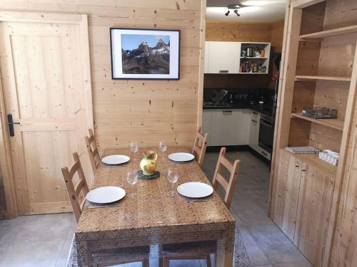 Η κουζίνα ή μικρή κουζίνα στο Bel appartement 4 * + Parking couvert, Résidence Belvédère