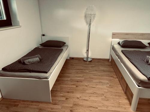 Ένα ή περισσότερα κρεβάτια σε δωμάτιο στο Moon Bay apartment - Free large parking
