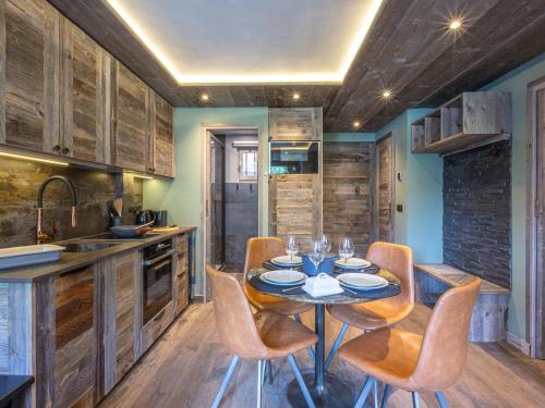 Appartement skis aux pieds avec parking et wifi au cœur de Val-d’Isère