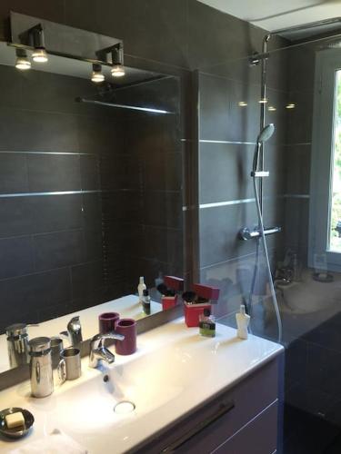 Photo de la galerie de l'établissement Superbe résidence avec piscine et tennis, à Antibes