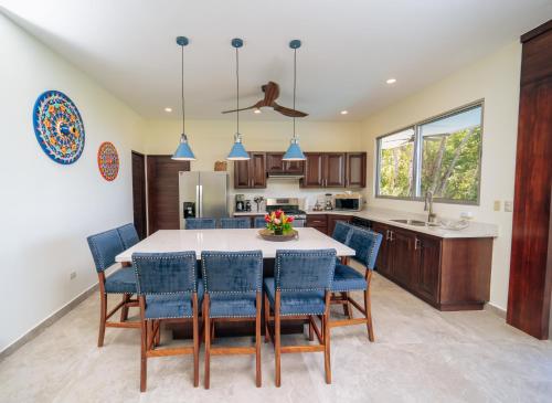 Jungle Retreat W Ocean View In Gated Community