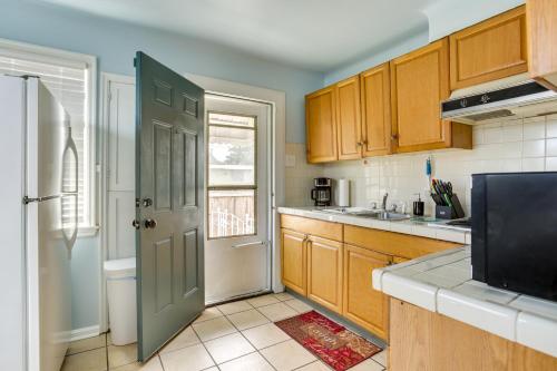 Imagem da galeria de 8 Mi to French Quarter Quiet Jefferson Home em Jefferson