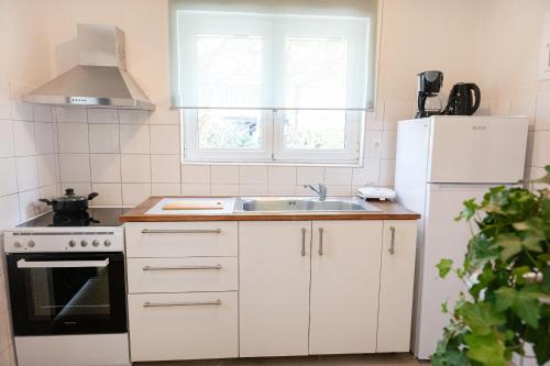 Imagen de la galería de Sunny yard apartments, en Poros