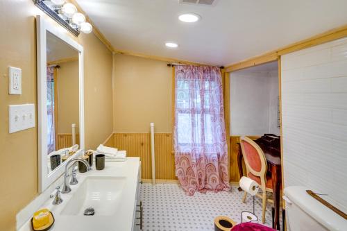 Koupelna v ubytování Private Catskill Mountains Vacation Getaway