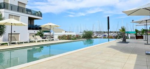 Πισίνα στο ή κοντά στο Green Oasis B3