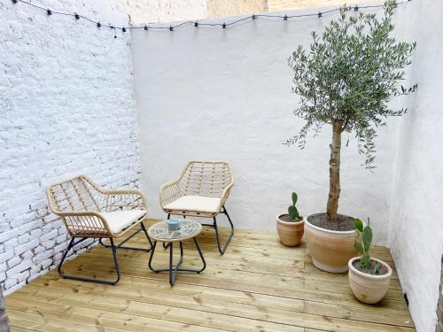 Un patio o zona al aire libre en Le Santorini - centre ville & terrasse privée