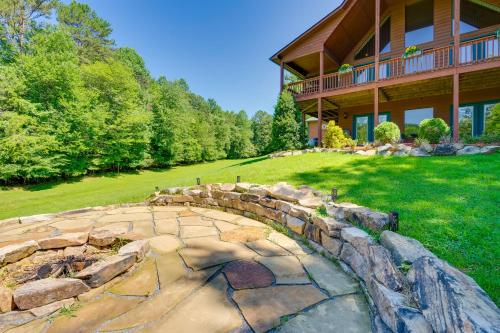 Zahrada ubytování Beautiful Smoky Mountain Chalet with Game Room!