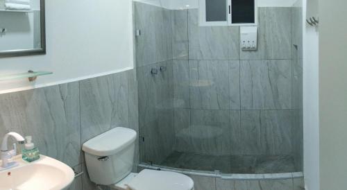 Koupelna v ubytování Hermoso departamento en Cancún YaxBahia 3