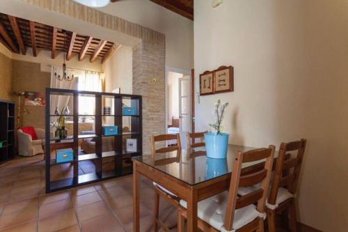 Bright Santa Cruz Apartment - Historic Center - WiFi & AC