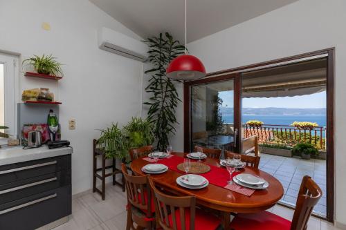 Apartments by the sea Duce, Omis - 14587