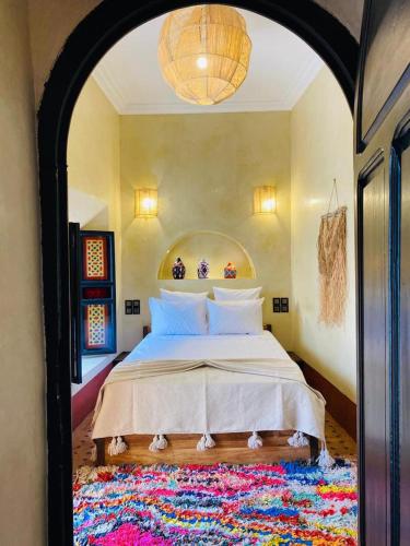 เตียงในห้องที่ Riad Casa nomad