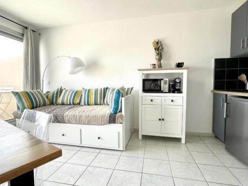 Appartement rénové avec piscine commune, 4 couchages, climatisé, wifi, terrasse vue mer