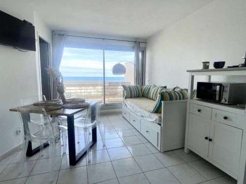 Appartement rénové avec piscine commune, 4 couchages, climatisé, wifi, terrasse vue mer