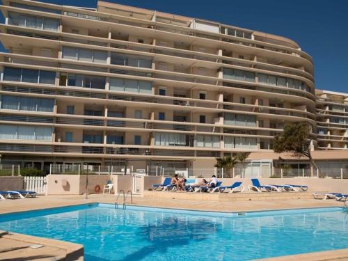 Appartement rénové avec piscine commune, 4 couchages, climatisé, wifi, terrasse vue mer