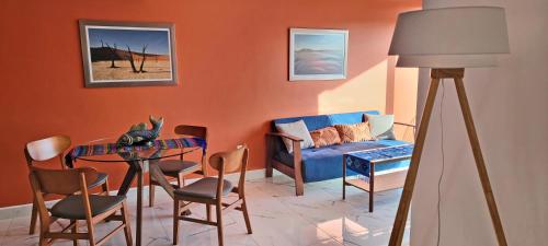 Ruang duduk di New Luxury Condo