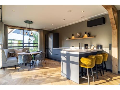 Cuisine ou kitchenette dans l'établissement Luxury Villa in De Cocksdorp