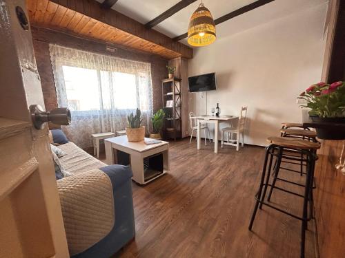 Alquilaencanarias Medano Lugar de encuentro