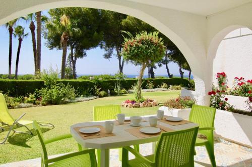 Miraflores Sea View Apartment with Garden