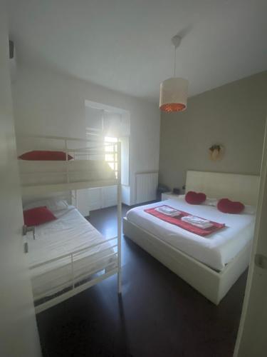 マルグラーテにあるI Braviの二段ベッド2組が備わる客室です。